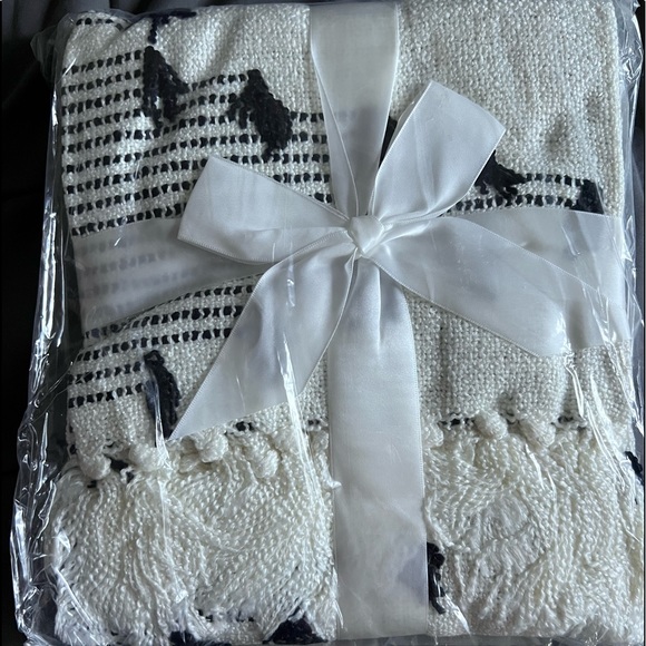 Revolution Home boho blanket NIP - Picture 2 of 2